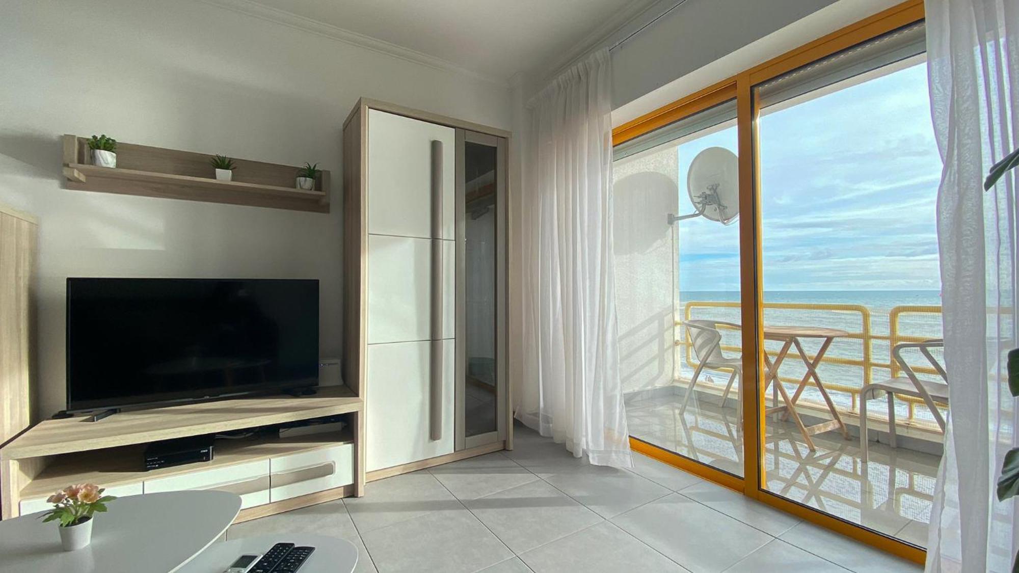 Quarteira Frente Praia II By Homeslow Rentals Bagian luar foto