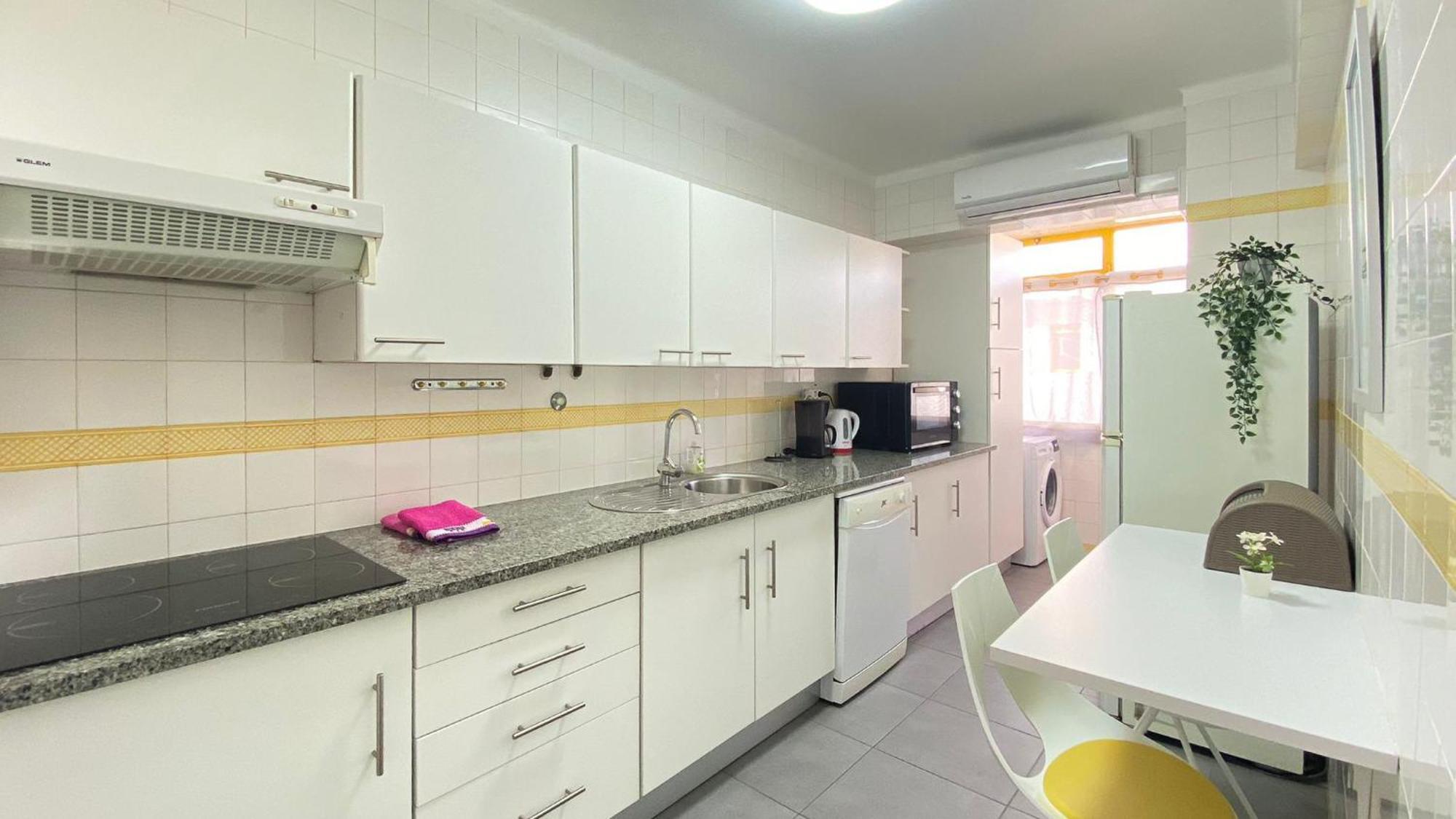 Quarteira Frente Praia II By Homeslow Rentals Bagian luar foto